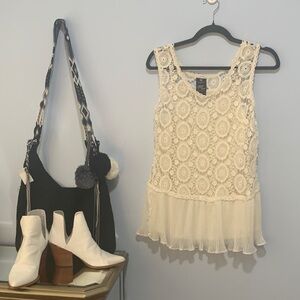 🌻Point Zero size large, beautiful lace top